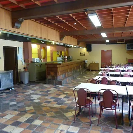 Centre De Vacances Les Pierres Blanches فندق