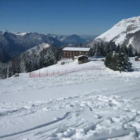 فندق Centre De Vacances Les Pierres Blanches Boutx